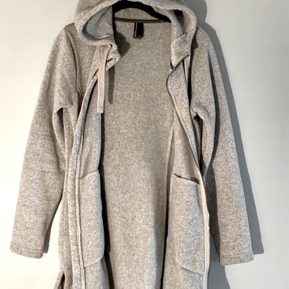 Mondetta Long Hooded Jacket - Picture 7 of 10